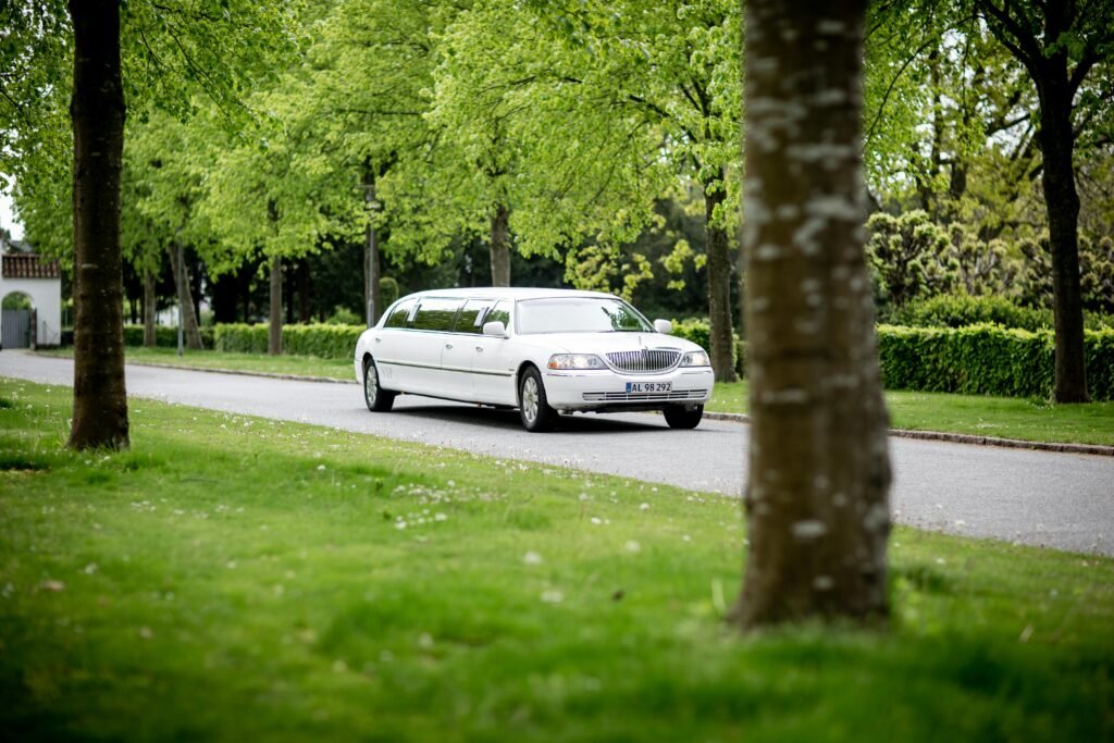 Airport transfers, executive transport, fleet management, luxury car rentals in London